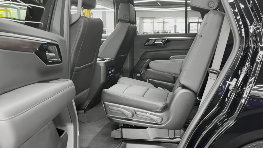 2027 Chevrolet Tahoe Second Row