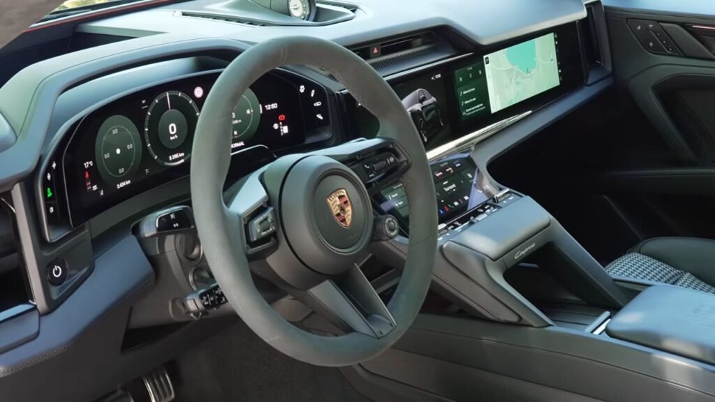 2027 Porsche Cayenne E-Hybrid Interior